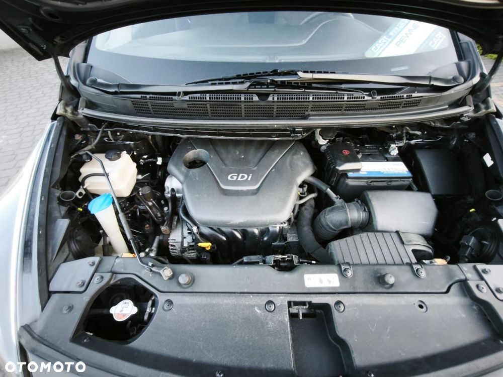 Kia Carens - 16