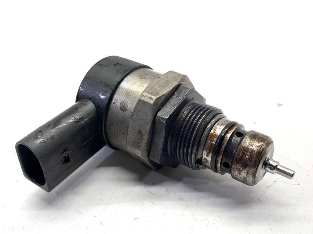 REGULATOR CIŚNIENIA PALIWA  VW TOUAREG (7LA, 7L6, 7L7) 2002 - 2013 3.0 V6 TDI 176 kW [240 KM] olej - 1