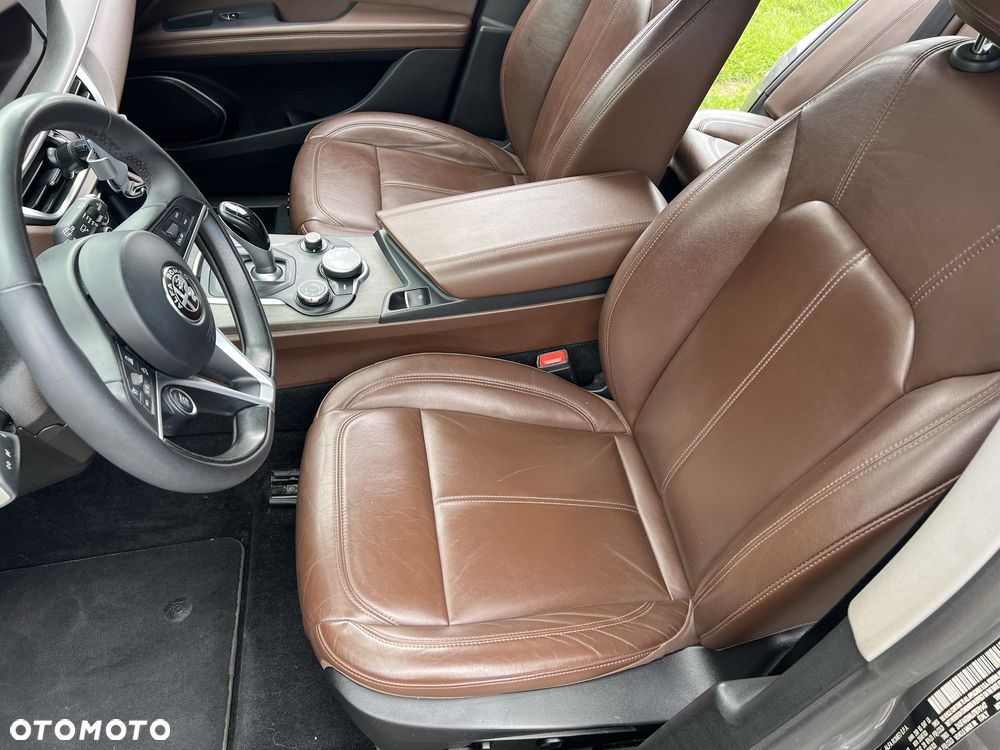 Alfa Romeo Stelvio - 6