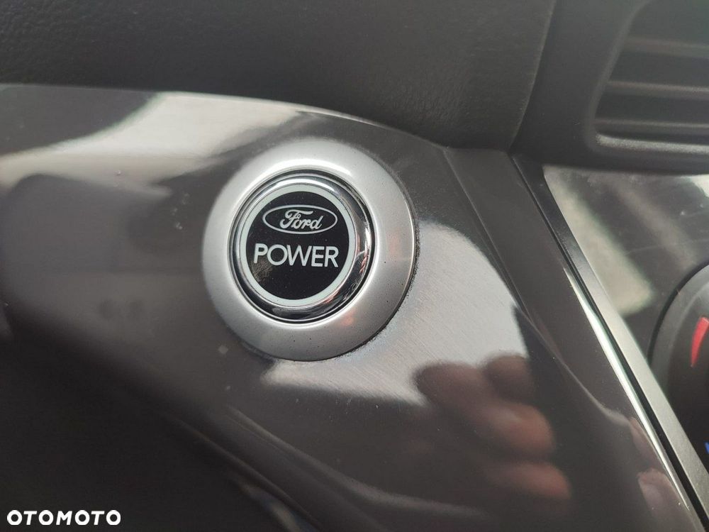 Ford Kuga 2.0 TDCi 2x4 Titanium - 29