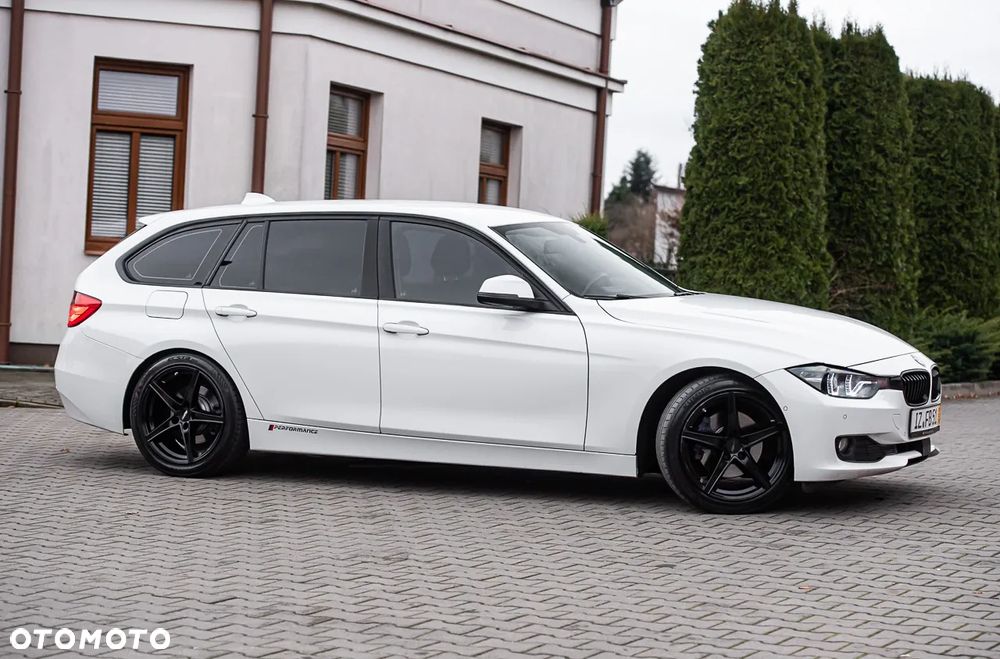 BMW Seria 3 320d - 19