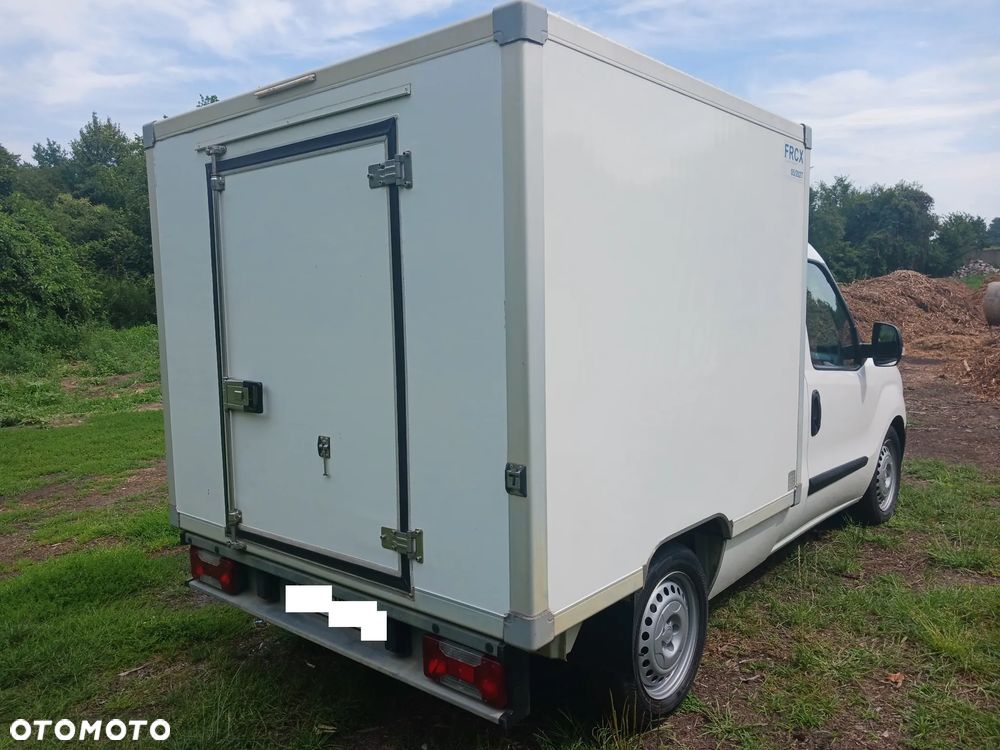 Fiat Doblo 1.3 JTD 2015r Izoterma chlodnia Mroźnia Agregat 230V lodziarka mrożonka - 14