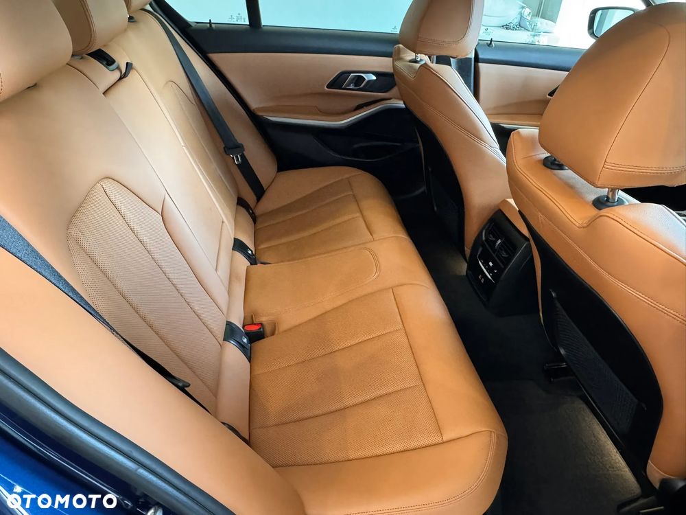 BMW Seria 3 318d MHEV Sport Line - 17