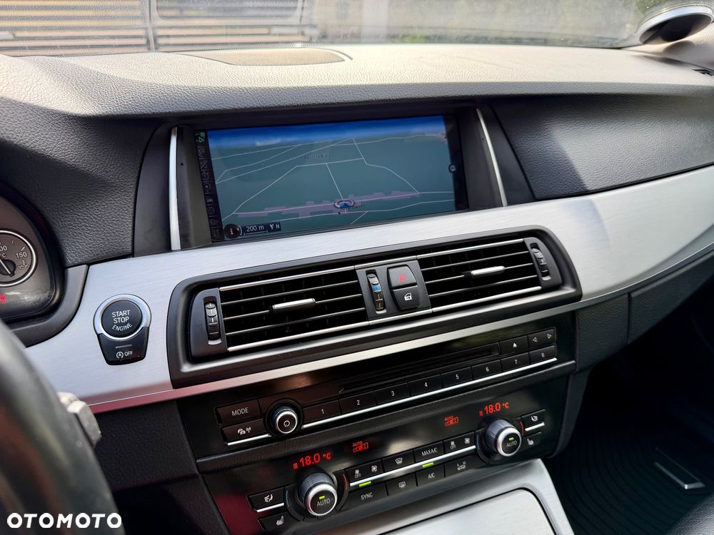 BMW Seria 5 520d Sport-Aut - 23