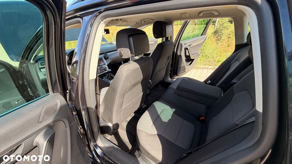 Volkswagen Passat Variant 2.0 TDI DPF Sportline - 11