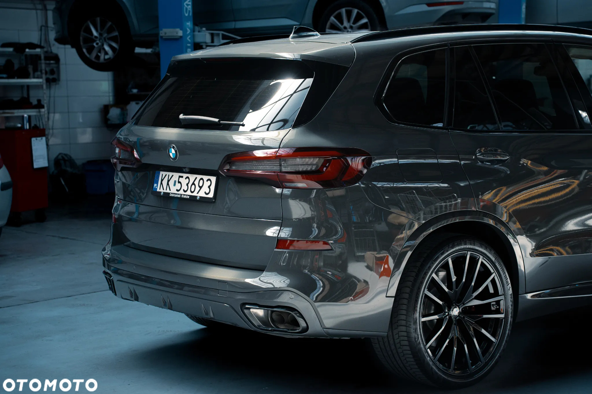 BMW X5 M50i - 10