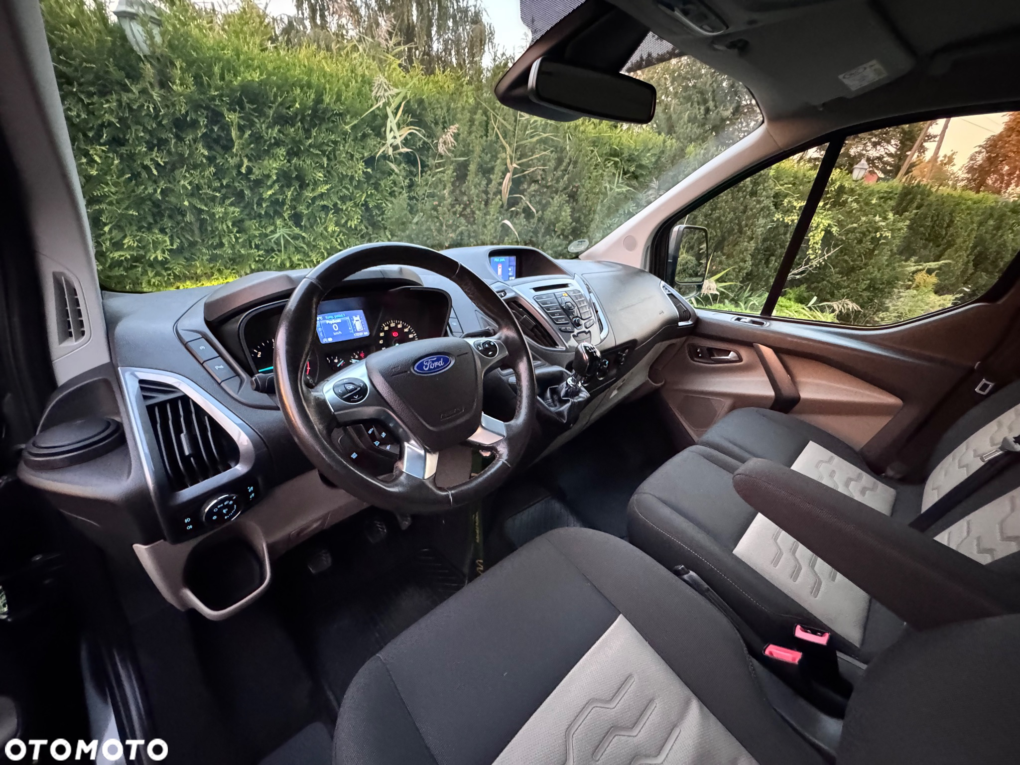 Ford Tourneo Custom 2.0 TDCi L1 Titanium - 25