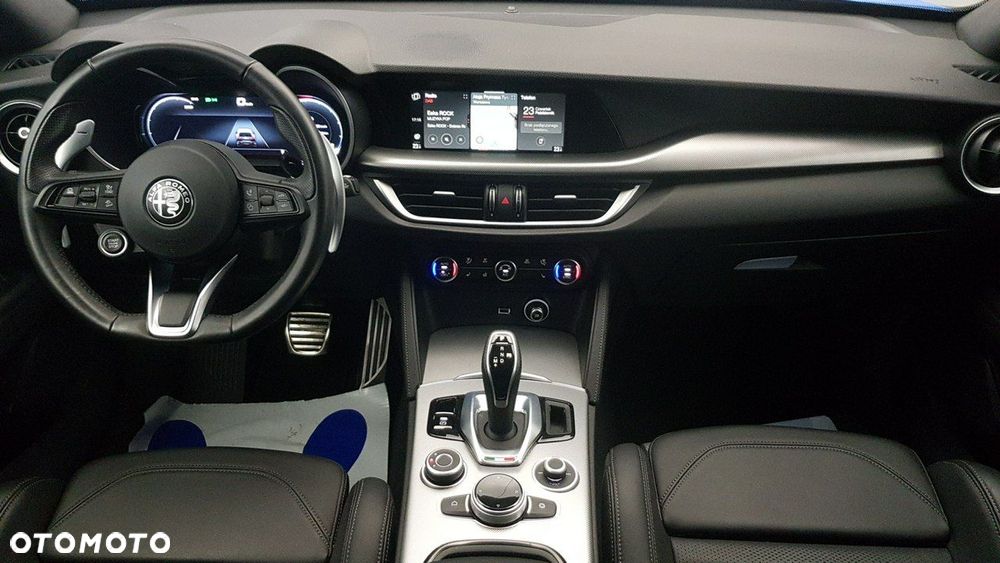 Alfa Romeo Stelvio - 13