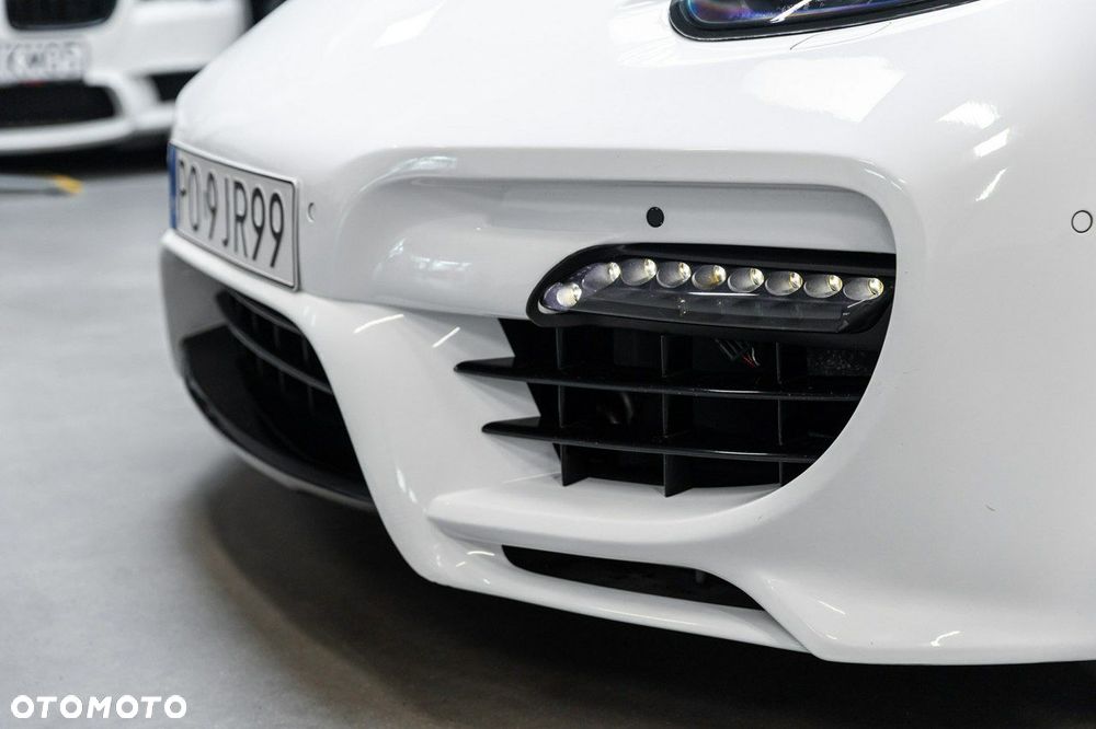 Porsche Panamera - 18