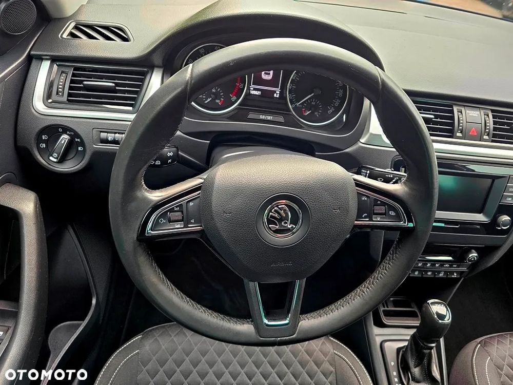 Skoda RAPID Spaceback 1.4 TSI DSG Drive - 25