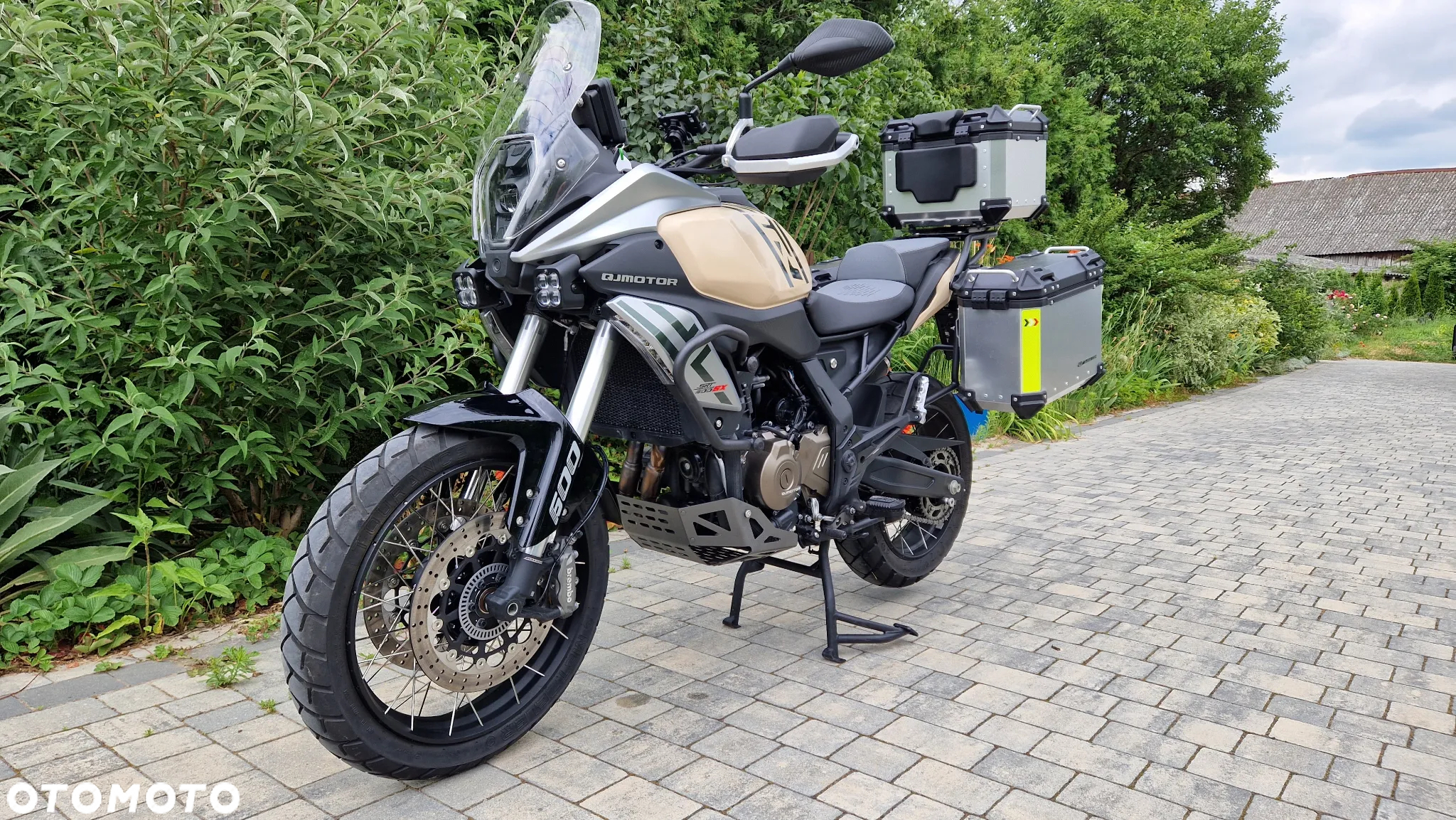 QJMOTOR SRT 600SX