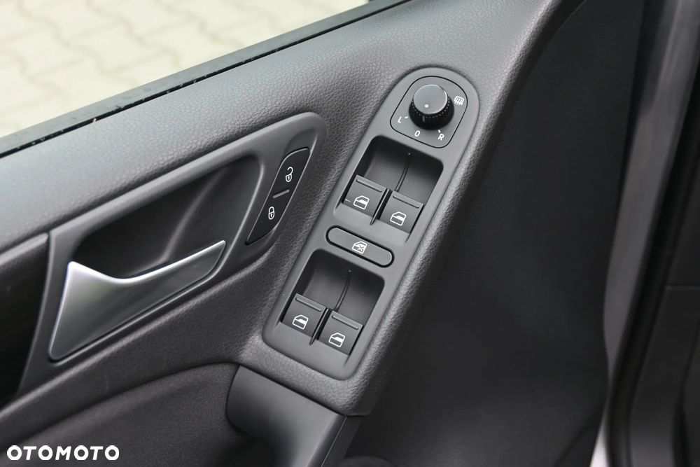 Volkswagen Golf 1.4 TSI DSG Individual - 37