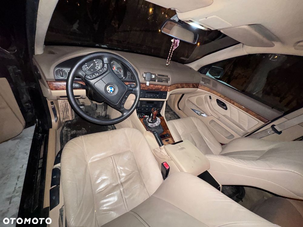 BMW Seria 5 523i - 5