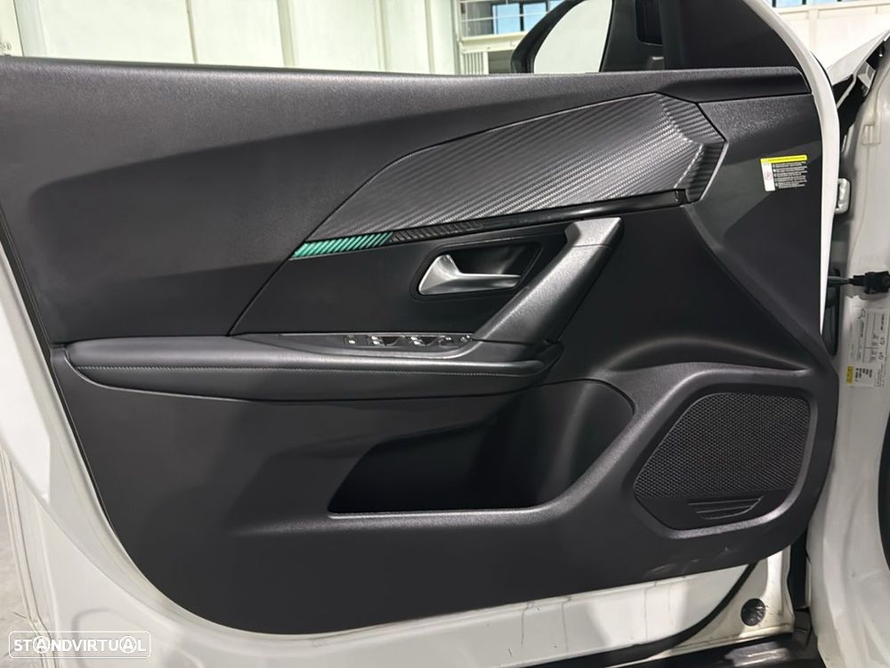 Peugeot 2008 1.2 PureTech Allure - 18