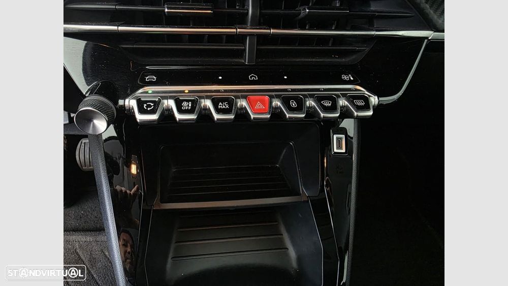 Peugeot 208 1.2 PureTech Active — fotografia 16