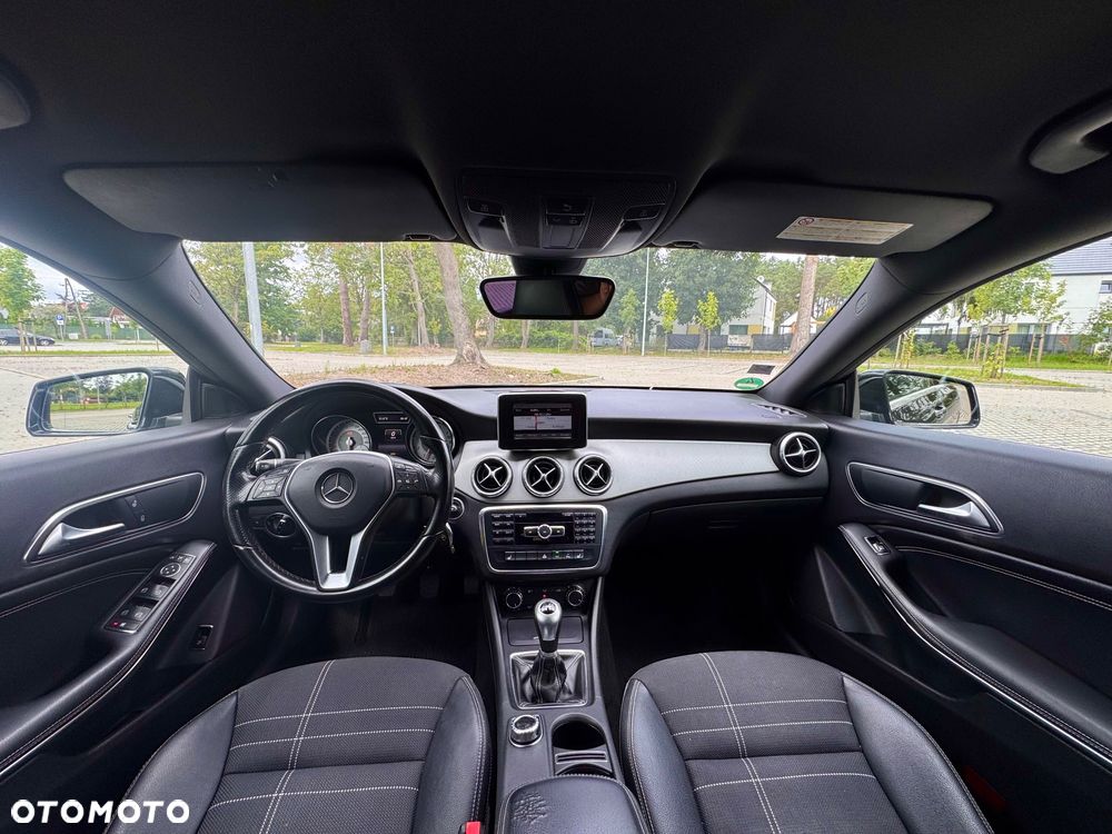 Mercedes-Benz CLA 200 AMG Line - 6
