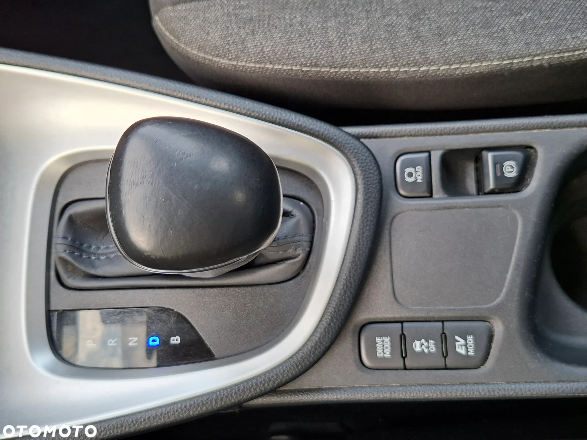Toyota Yaris Hybrid 1.5 Comfort - 13