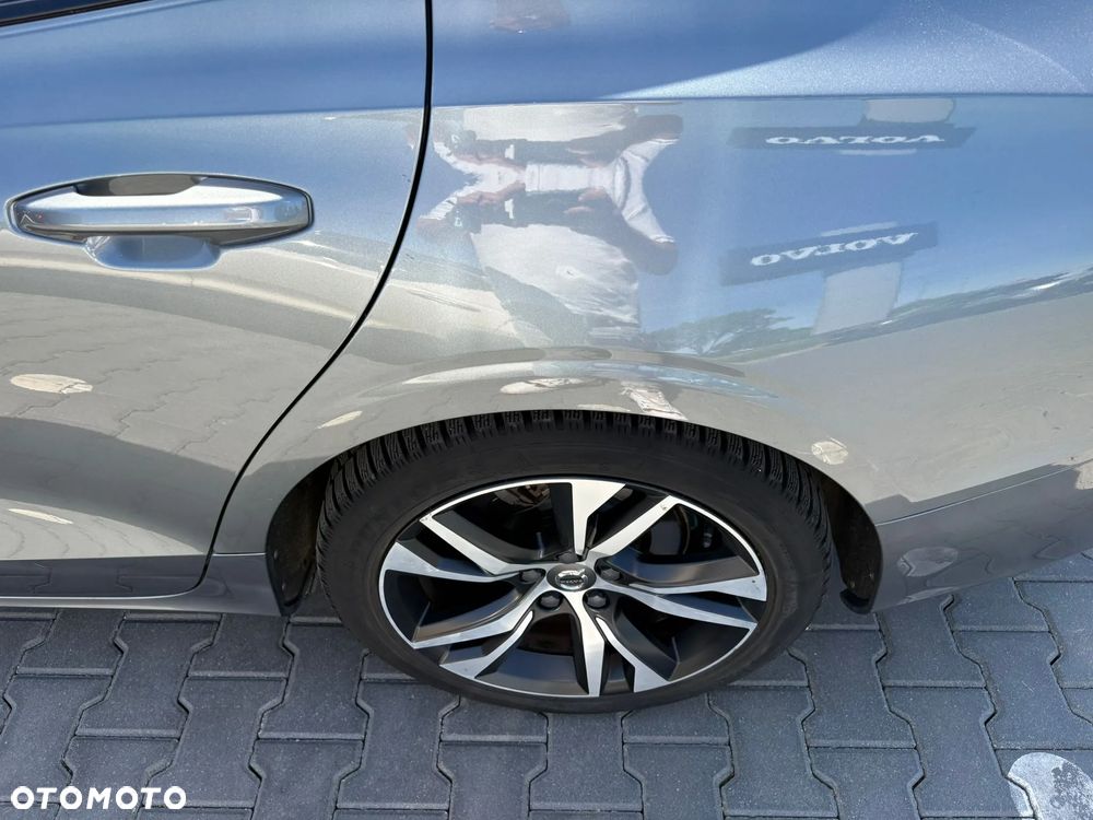 Volvo S60 B4 B R-Design - 8