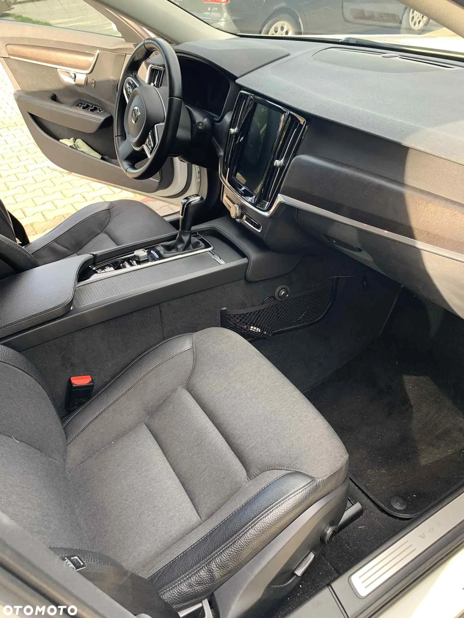 Volvo V90 Cross Country - 13