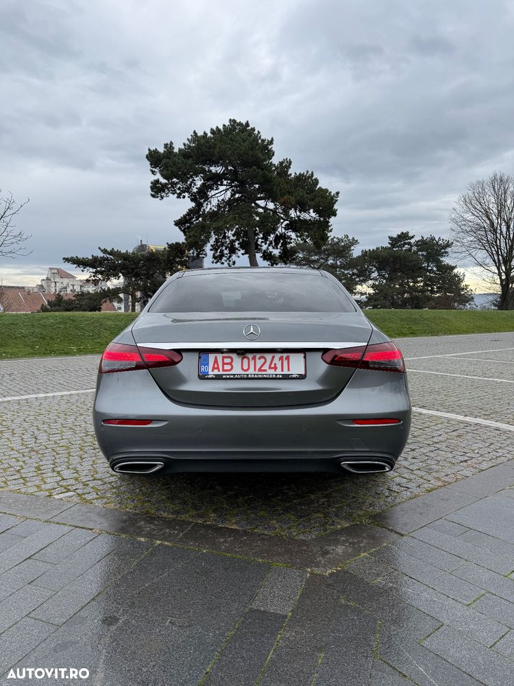 Mercedes-Benz E 220 d T 9G-TRONIC Avantgarde - 3
