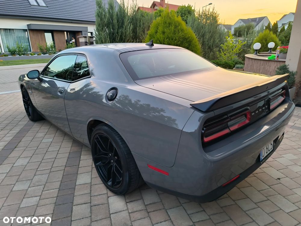 Dodge Challenger 6.4 Scat Pack - 8