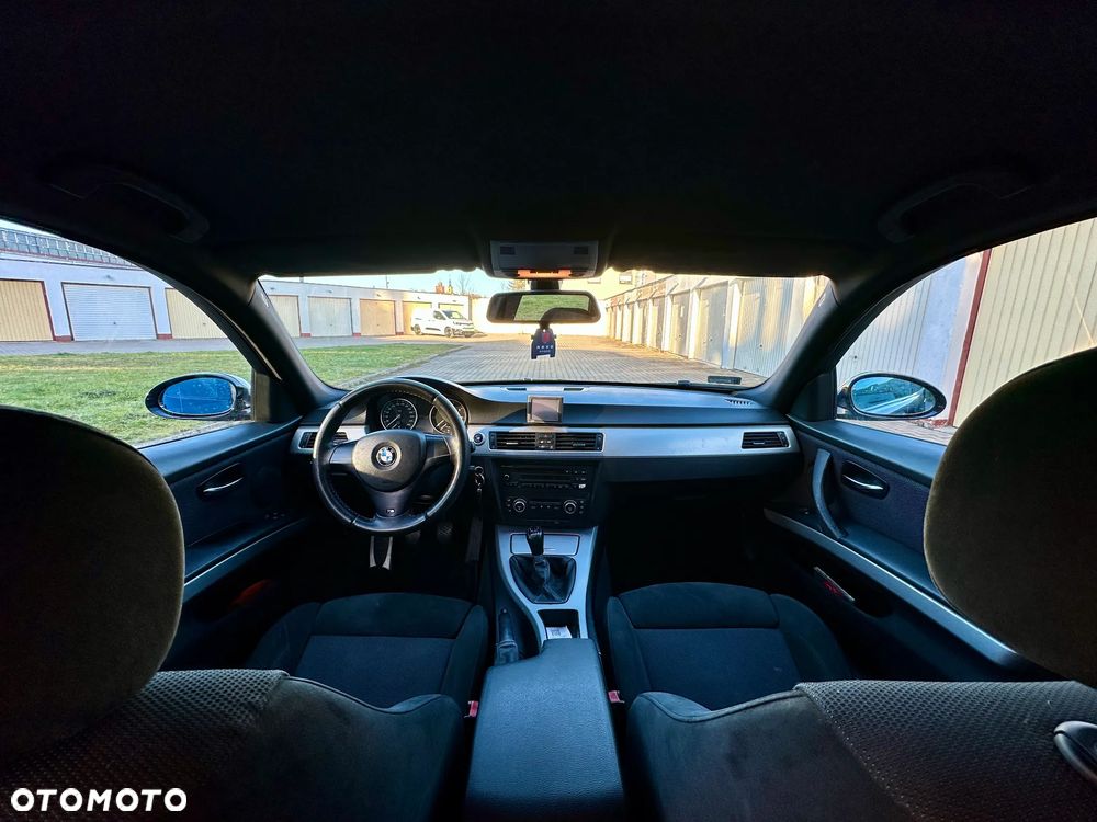 BMW Seria 3 318i Edition Sport - 12