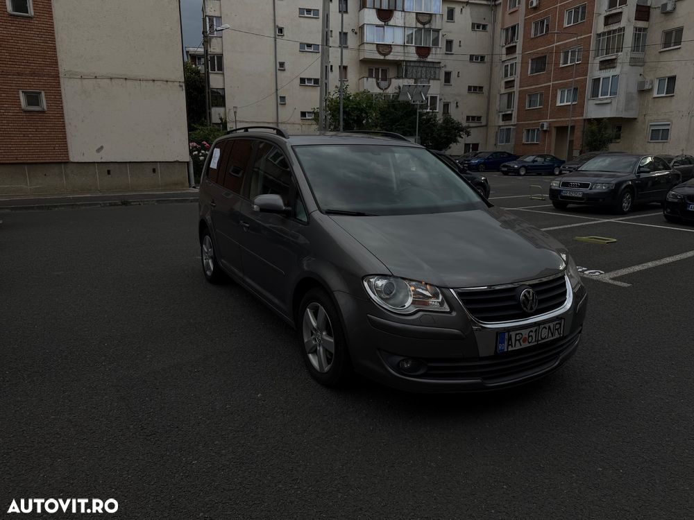 Volkswagen Touran 2.0 TDI Highline - 5