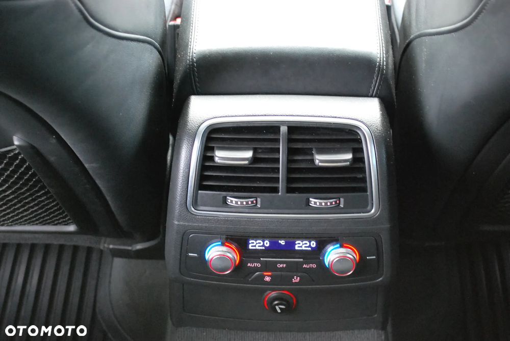 Audi A6 Avant 3.0 TDI quattro S tronic - 30