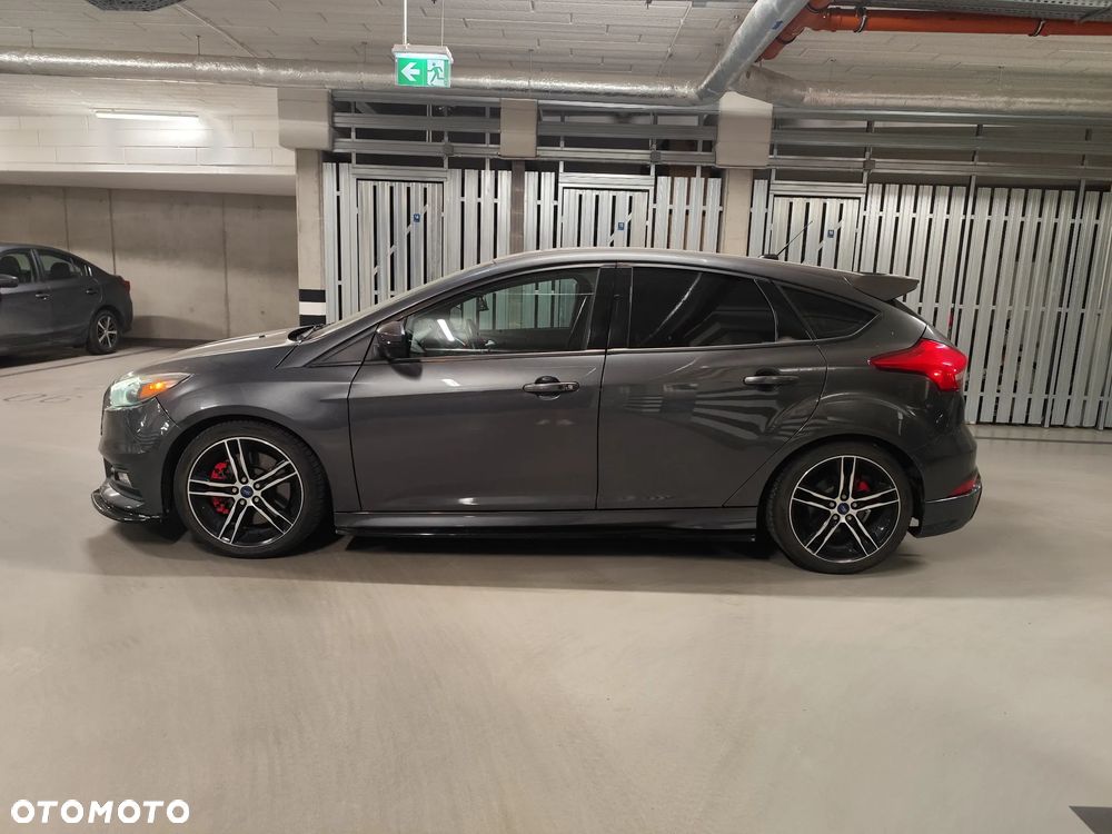 Ford Focus 2.0 EcoBoost ST - 4