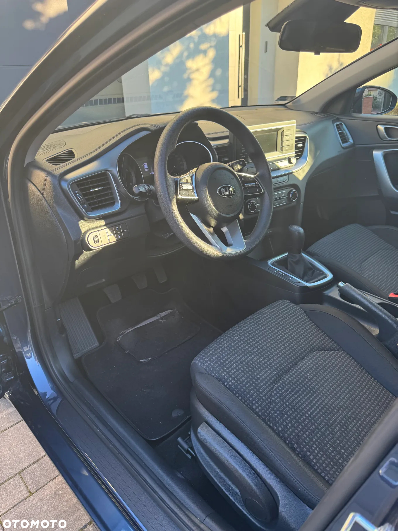 Kia Ceed - 10