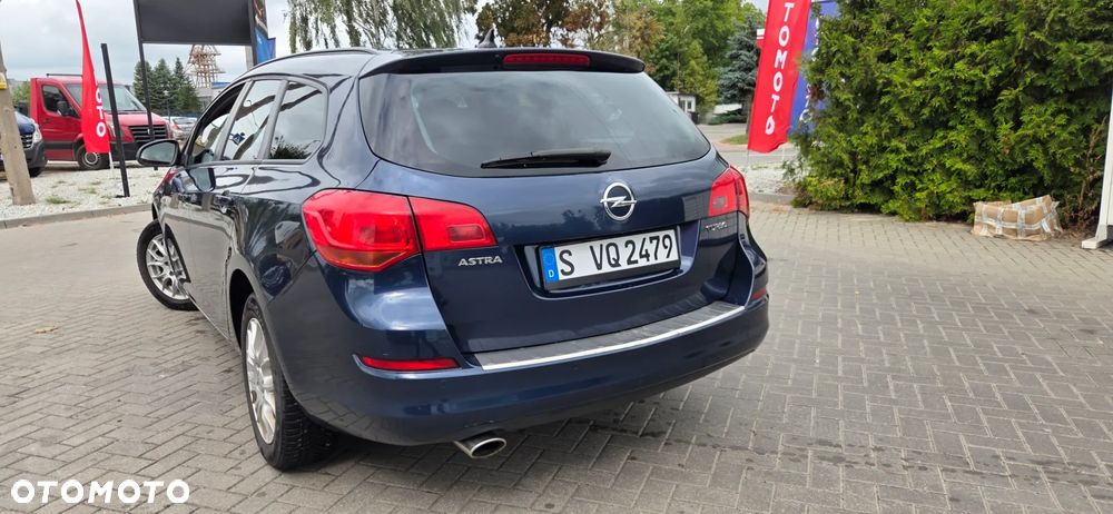 Opel Astra 1.6 Turbo 150 Jahre - 14
