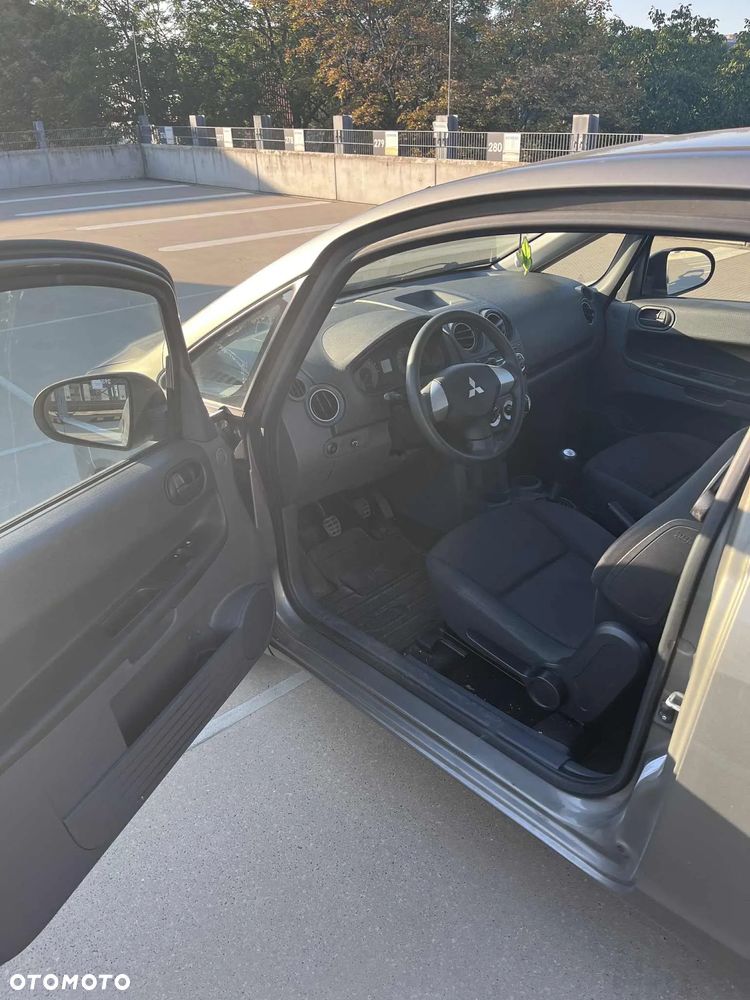 Mitsubishi Colt - 11