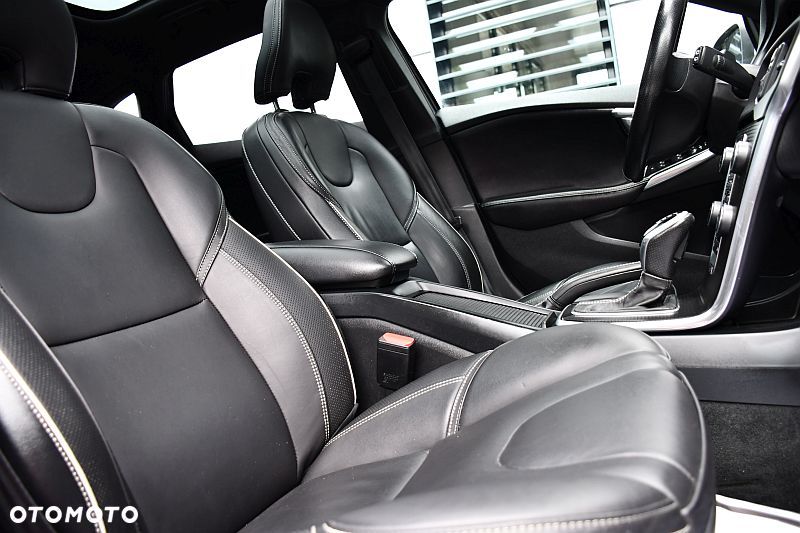 Volvo V40 T4 Geartronic RDesign - 25