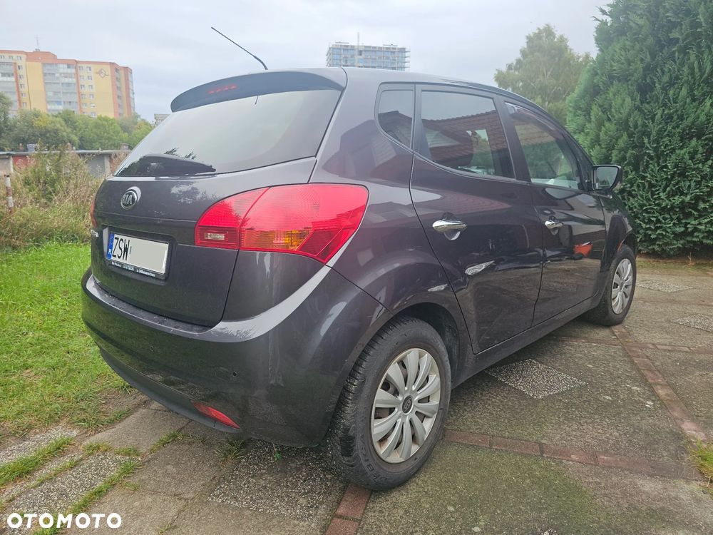 Kia Venga - 12