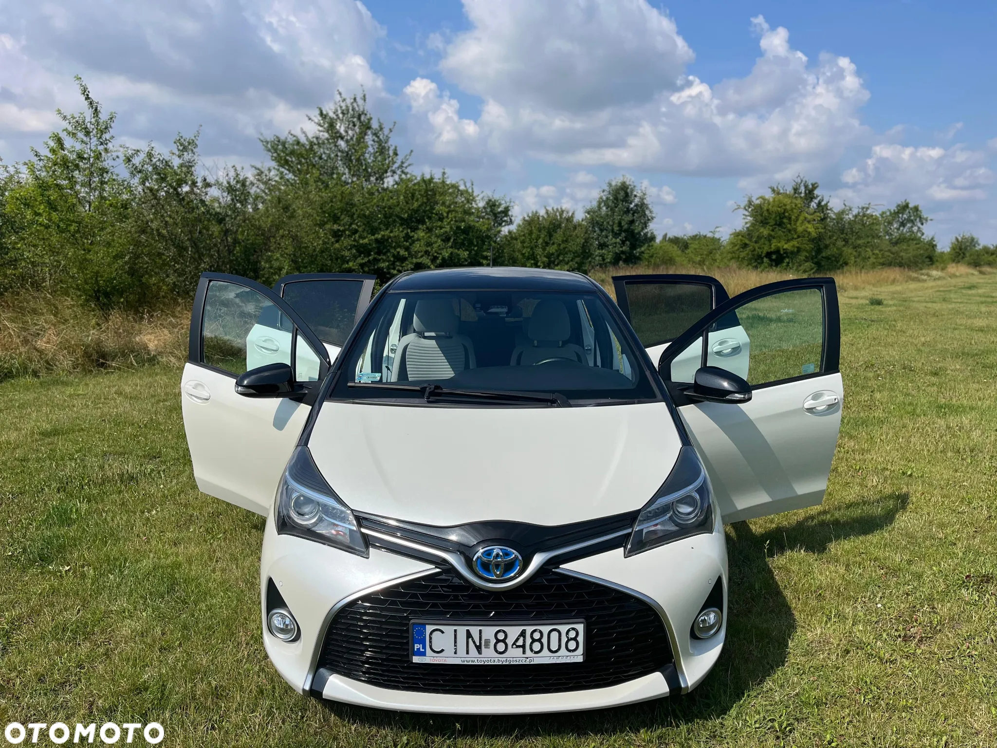 Toyota Yaris Hybrid 100 Selection Pure - 5