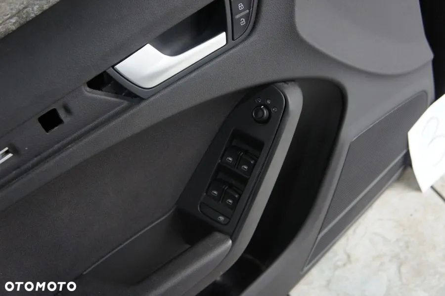 NR 39 Boczki drzwi do AUDI A4 B8 wstawki materiałowe - 2