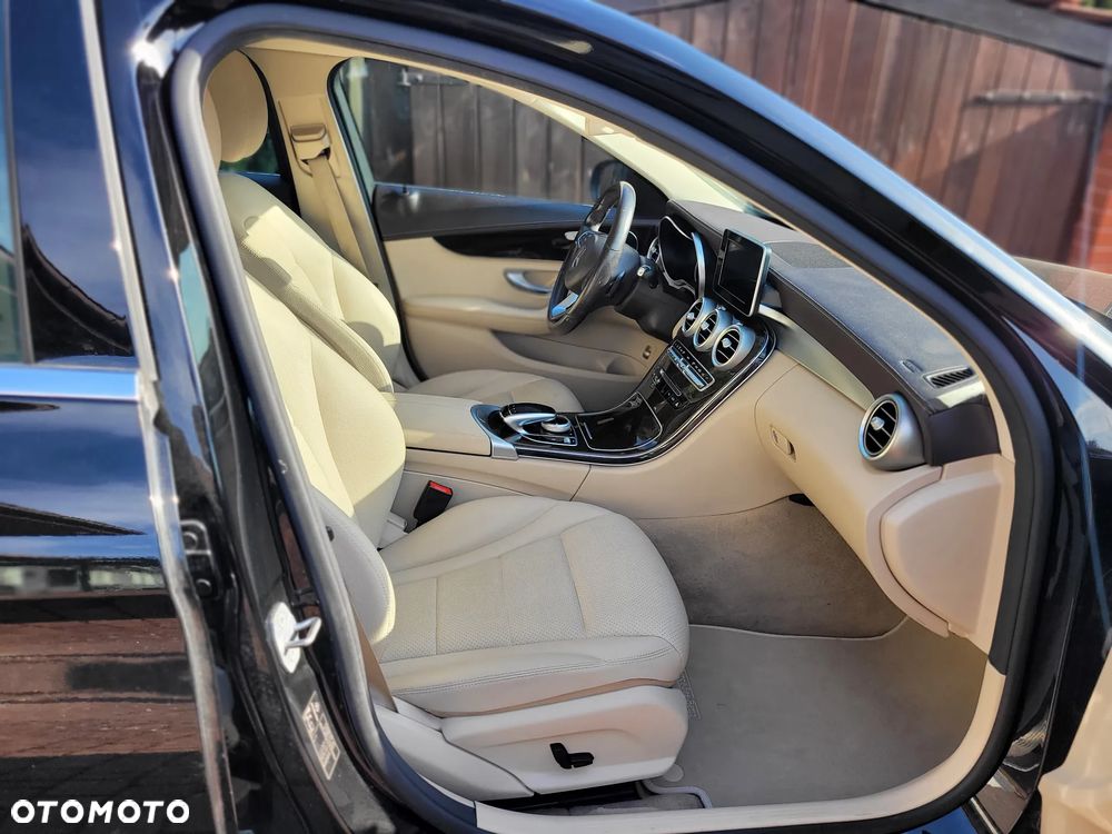 Mercedes-Benz Klasa C 200 4-Matic 9G-TRONIC - 7