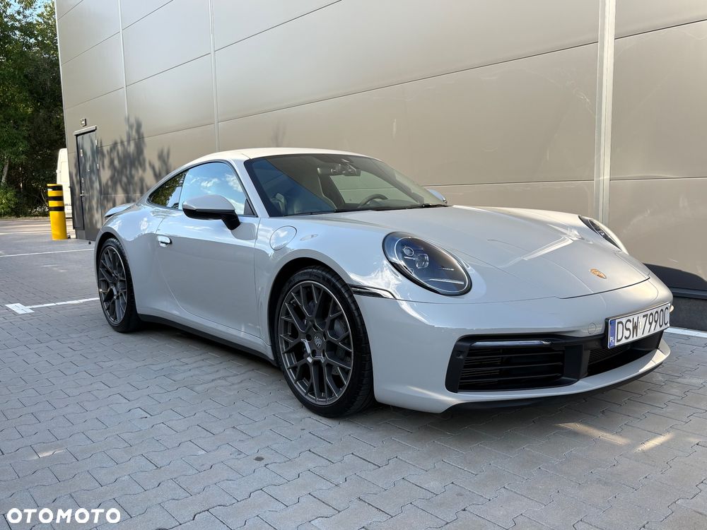 Porsche 911 Carrera 4 - 2