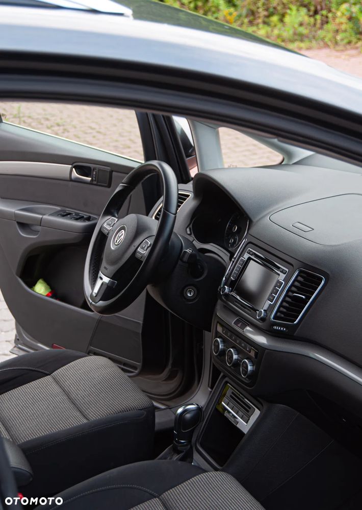 Volkswagen Sharan 2.0 TDI Comfortline DSG - 12