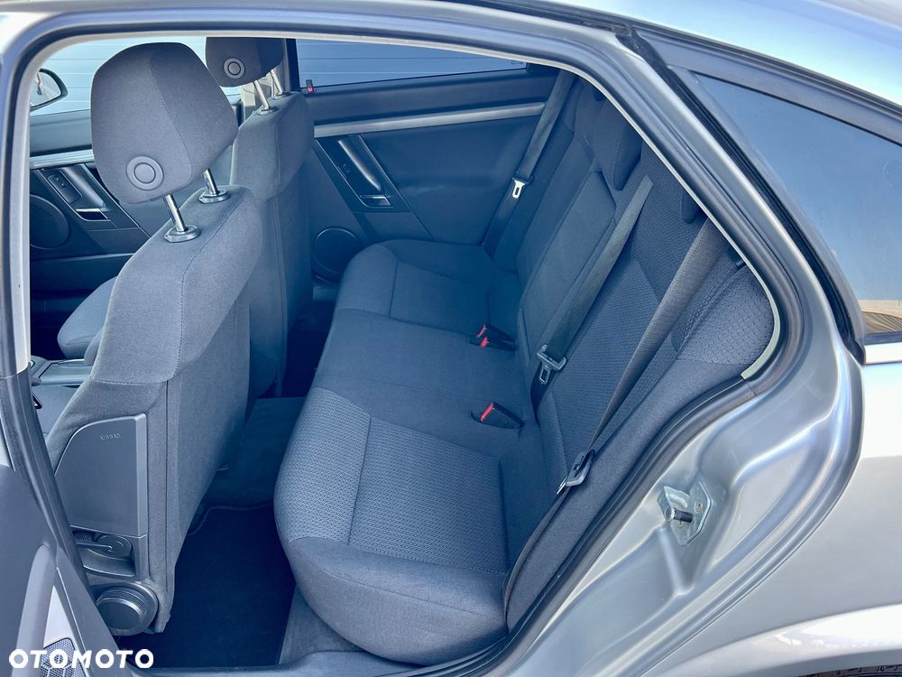 Opel Vectra GTS 1.9 CDTI - 10