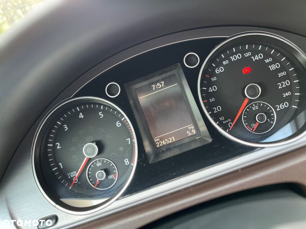 Volkswagen Passat 1.8 TSI Comfortline - 8
