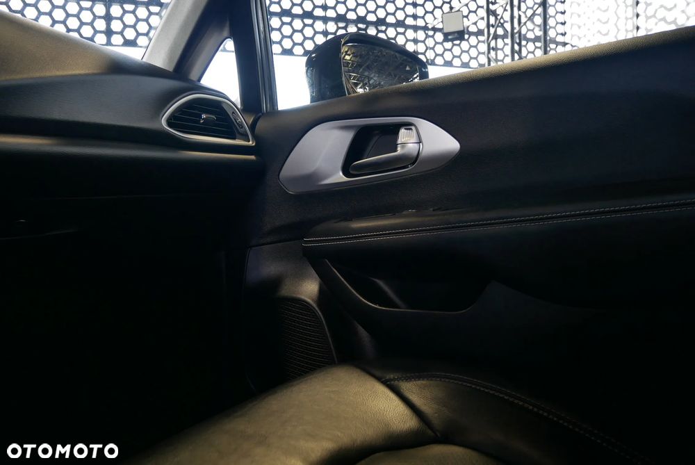 Chrysler Pacifica - 21