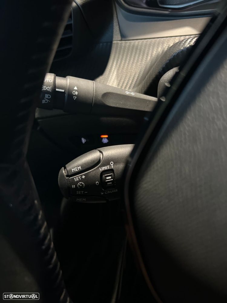 Peugeot 2008 1.2 Allure - 20