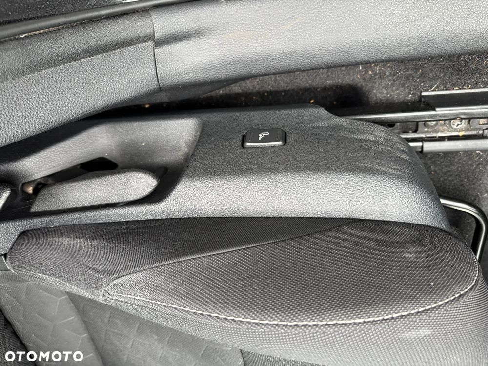 Toyota Corolla 1.8 Hybrid Comfort - 31