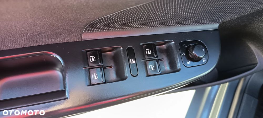 Volkswagen Golf 1.6 TDI Comfortline - 10