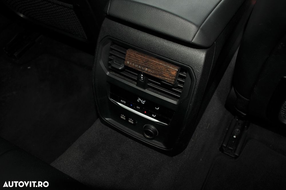 BMW Seria 3 330e Aut. M Sport - 32