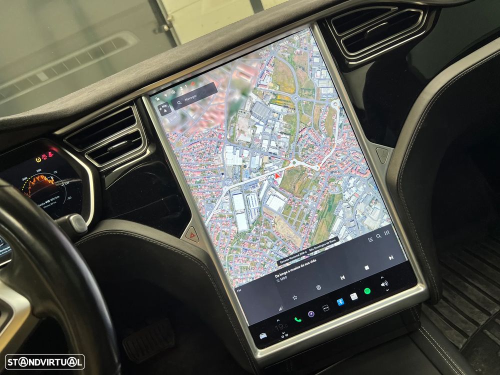 Tesla Model S - 17