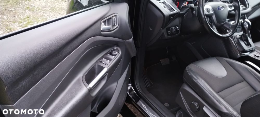 Ford Kuga 2.0 TDCi 4x4 Titanium - 34