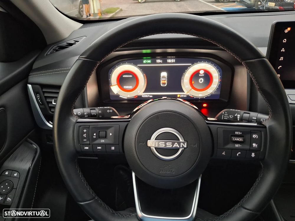 Nissan Qashqai 1.3 DIG-T N-Connecta LED - 17