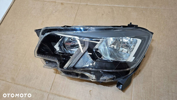 LAMPA PRZÓD PRZEDNIA LEWA PEUGEOT RIFTER 9816826980